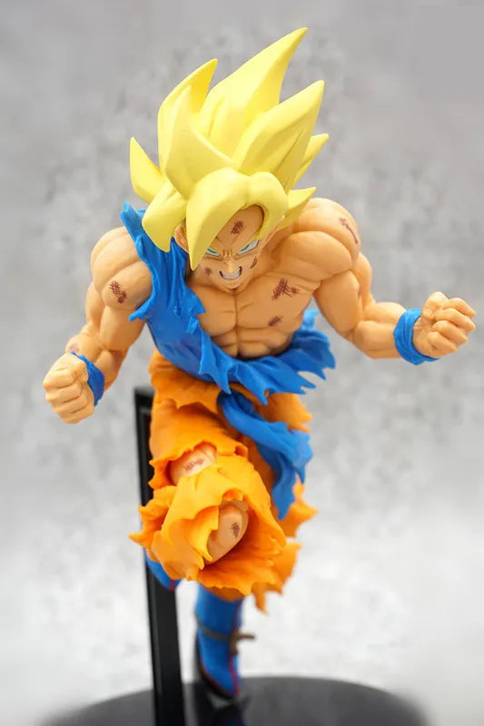 Super Saiyan Goku Battle-Damaged Figure – Dragon Ball Z Action Pose