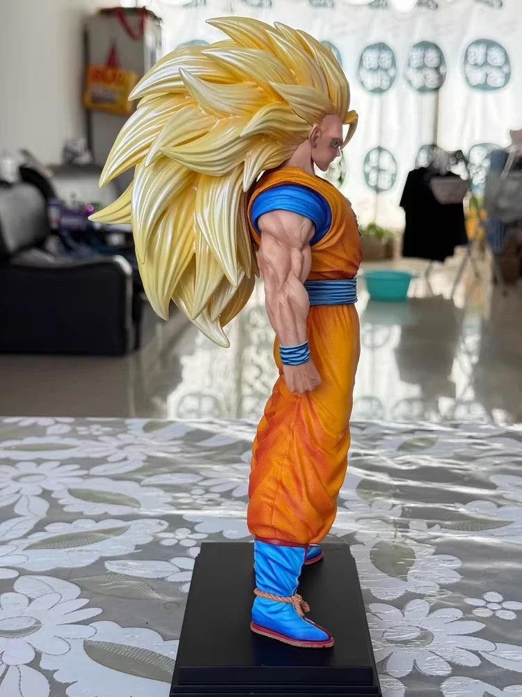Super Saiyan 3 Goku Statue