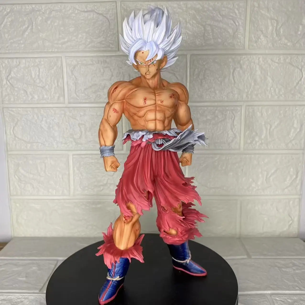Super Saiyan Goku Action Figure